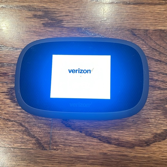 Verizon - Jetpack MiFi 8800L 4G LTE Mobile Hotspot - Gray - Picture 2 of 8